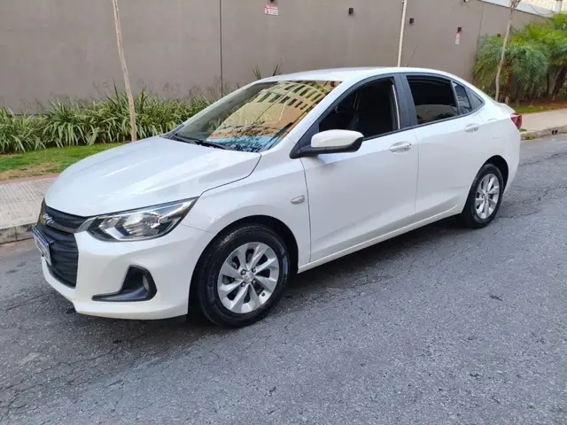 Carro Chevrolet Onix Plus 2020 1.0 LT Turbo (Flex)