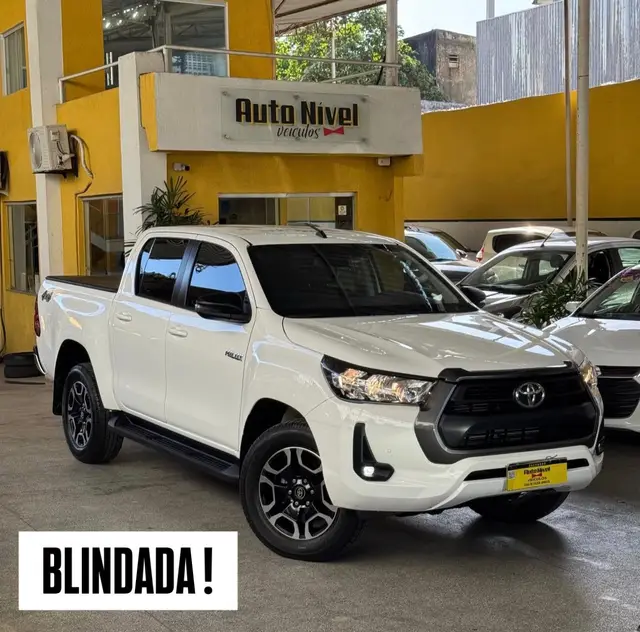 Carro Toyota Hilux Cabine Dupla 2024 SR 4x4 2.8 Diesel