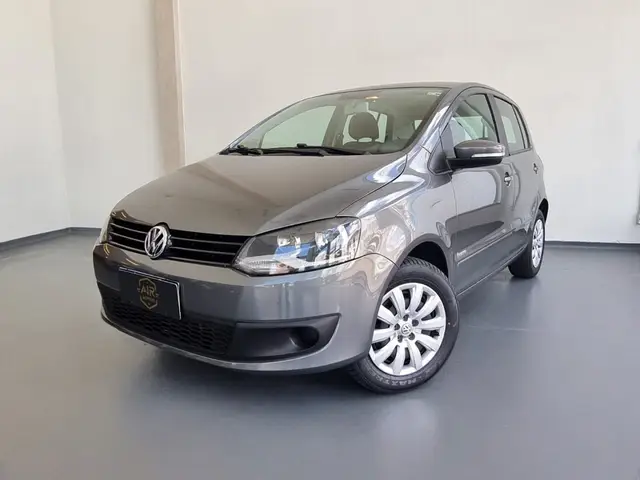 Carro Volkswagen Fox 2014 1.0 TEC (Flex) 4p