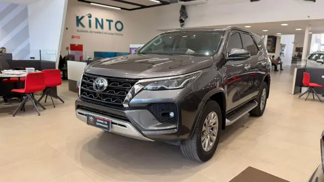 Carro Toyota SW4 2022 SRX 2.8 turbodiesel 5L 4x4 (Aut)