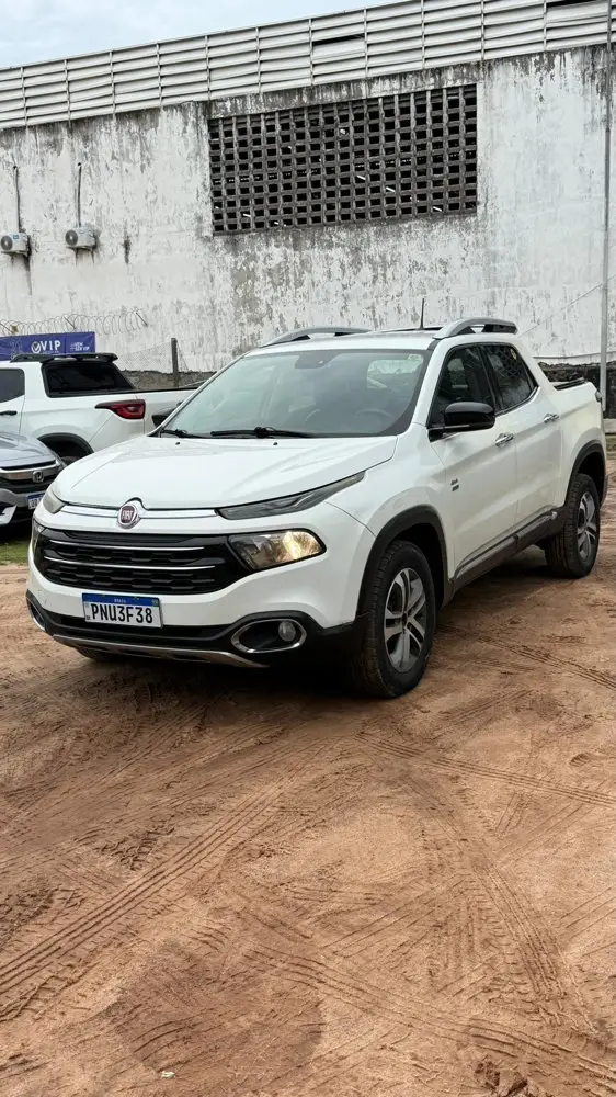 Carro Fiat Toro 2017 Volcano 2.0 diesel AT9 4x4