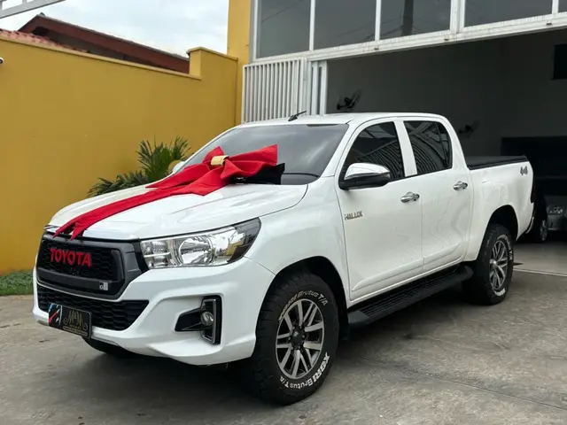 Carro Toyota Hilux Cabine Dupla 2019 Hilux 2.8 TDI CD STD 4x4 (Power Pack) (Diesel)