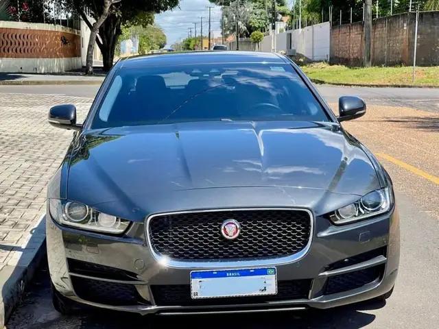 Carro Jaguar XE 2016 2.0 GTDI Pure