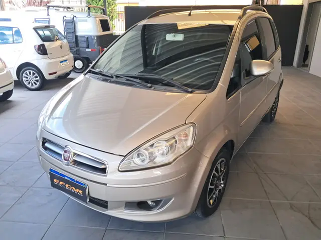 Carro Fiat Idea 2015 Attractive 1.4 8V (Flex)