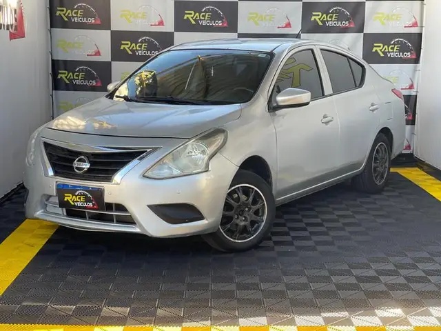 Carro Nissan Versa 2016 1.0 12V (Flex)