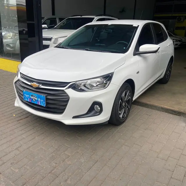 Carro Chevrolet Onix 2024 LT 1.0