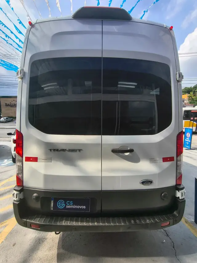 Carro Ford Transit 2023 Minibus Vidrada 2.0 16V Diesel