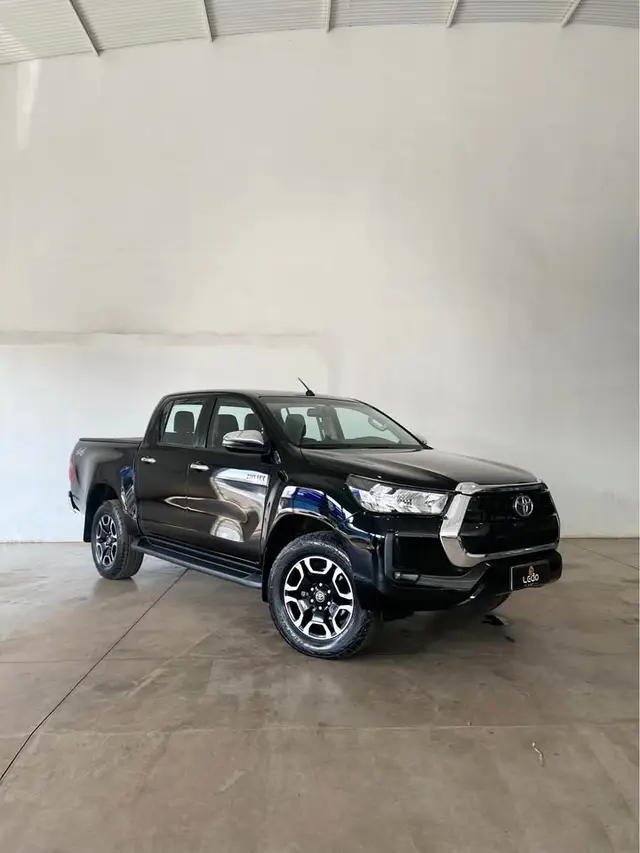 Carro Toyota Hilux Cabine Dupla 2023 SRV 4x4 2.8 Diesel