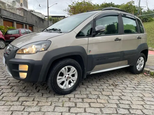 Carro Fiat Idea 2011 Adventure 1.8 16V E.TorQ (Flex)