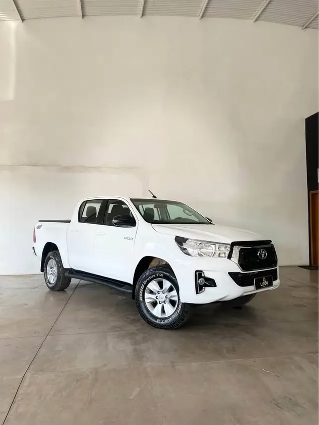 Carro Toyota Hilux Cabine Dupla 2020 Hilux 2.8 TDI CD SR 4x4 (Aut)
