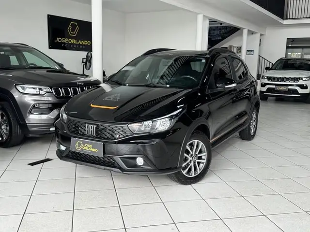 Carro Fiat Argo 2025 Trekking 1.3