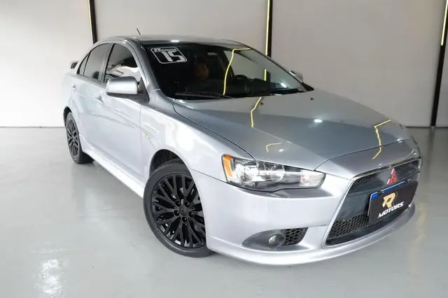 Carro Mitsubishi Lancer 2015 2.0 16V