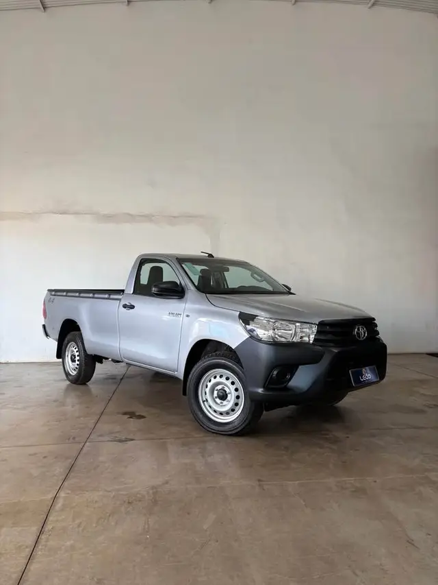 Carro Toyota Hilux Cabine Simples 2025 2.8 TDI 4x4 MT