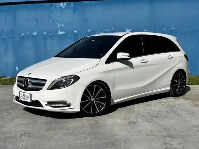 Carro Mercedes-Benz Classe B 2014 200 1.6 Turbo Sport
