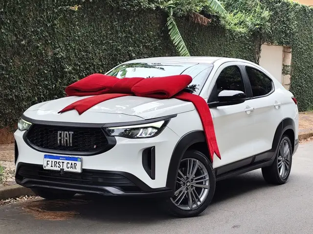 Carro Fiat Fastback 2024 Turbo 200