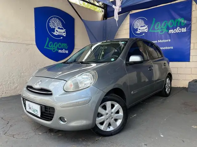 Carro Nissan March 2014 1.6 16V SV (Flex)