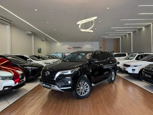 Carro Toyota SW4 2024 SRX 2.8 Turbodiesel 4x4 (Aut.) (7 Lugares)