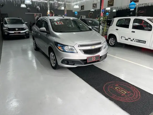 Carro Chevrolet Prisma 2014 1.4 LT SPE/4