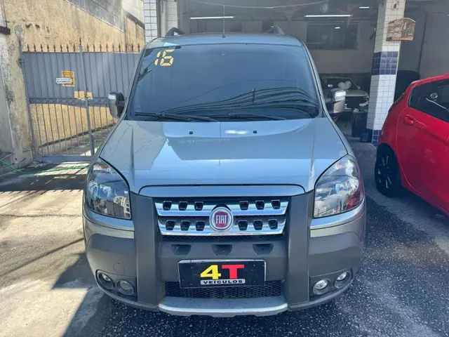 Carro Fiat Doblò 2016 Adventure 1.8 16V (Flex)