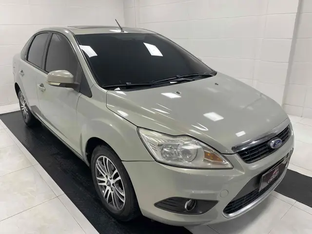 Carro Ford Focus Hatch 2011 Ghia 2.0 16V (Flex) (Aut)