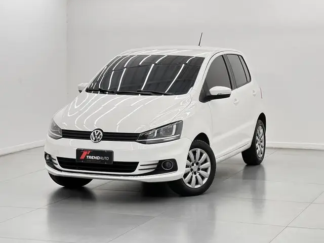 Carro Volkswagen Fox 2015 Trendline 1.0 TEC (Flex)