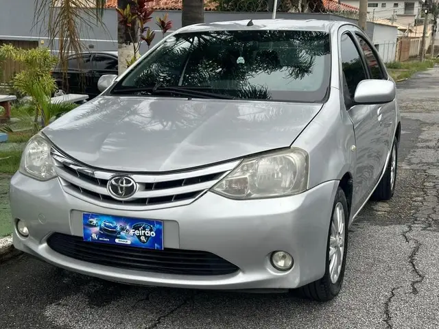 Carro Toyota Etios 2013 1.3 (Flex)