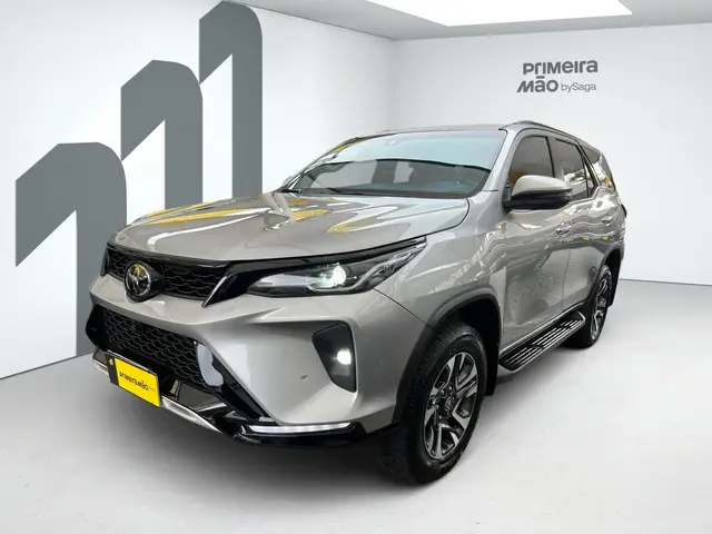 Carro Toyota SW4 2024 SRX 2.8 Turbodiesel 4x4 (Aut.) (7 Lugares)