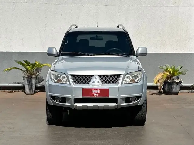 Carro Mitsubishi Pajero TR4 2010 2.0 16V (flex)