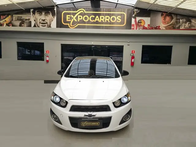 Carro Chevrolet Sonic 2013 Hatch LT