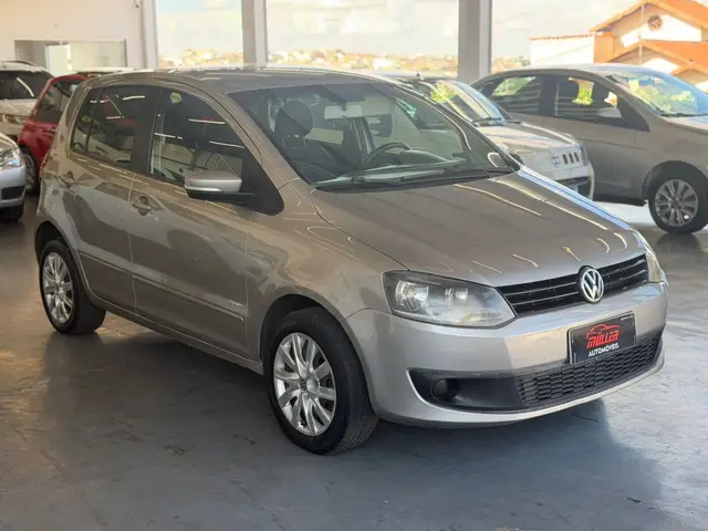 Carro Volkswagen Fox 2013 1.0 VHT (Flex) 4p