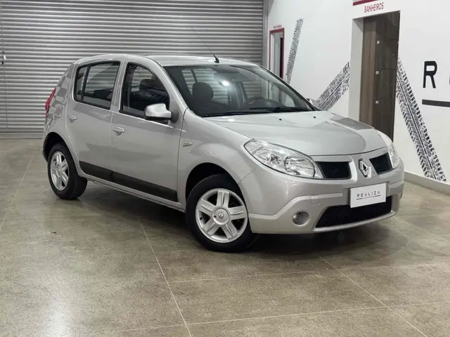 Carro Renault Sandero 2010 Privilège 1.6 8V Hi-Torque (flex)
