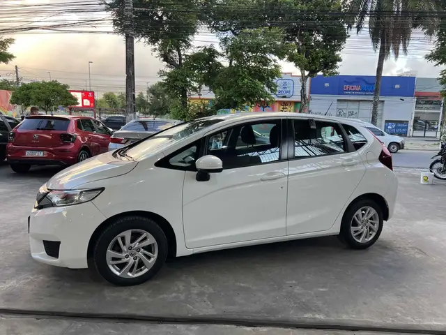 Carro Honda Fit 2016 1.5 16v LX CVT (Flex)