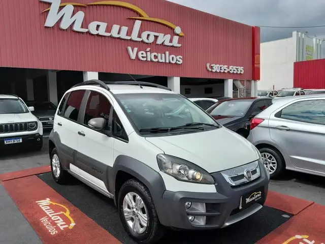 Carro Fiat Idea 2015 Adventure 1.8 16V E.TorQ (Flex)