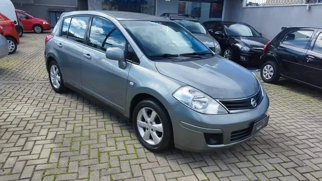 Carro Nissan Tiida 2013 S 1.8 (flex)