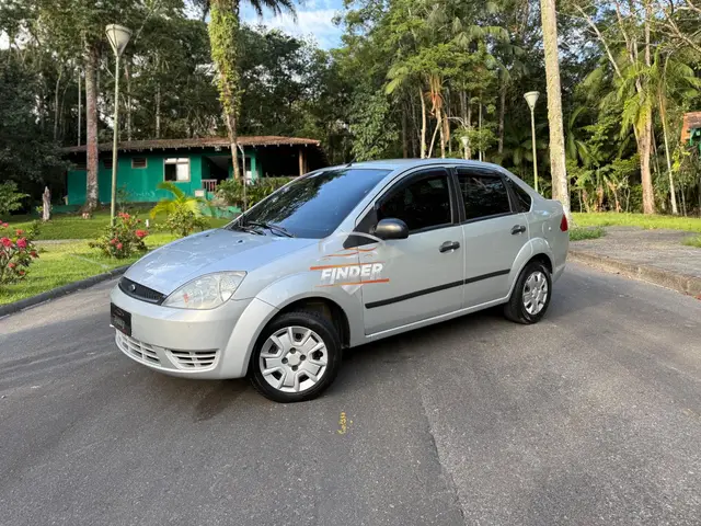 Carro Ford Fiesta Sedan 2005 Personnalité 1.0