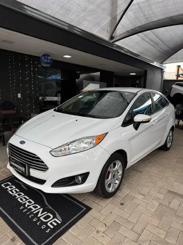 Carro Ford New Fiesta Sedan 2015 1.6 SE (Flex)