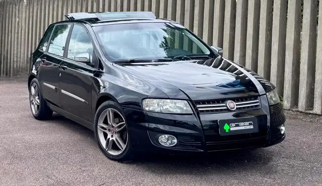 Carro Fiat Stilo 2011 Blackmotion 1.8 8V Dualogic (Flex)