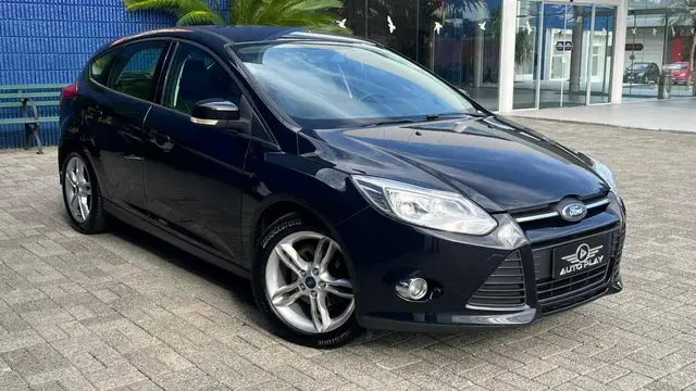 Carro Ford Focus Sedan 2014 SE Plus 2.0 16V PowerShift (Aut)