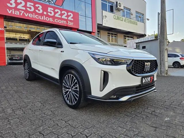 Carro Fiat Fastback 2024 Limited Edition Powered by Abarth