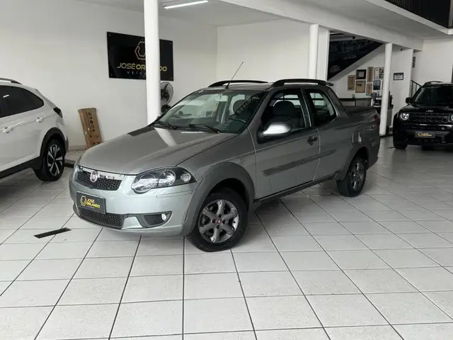 Carro Fiat Strada 2015 Trekking 1.6 16V (Flex) (Cabine Dupla)