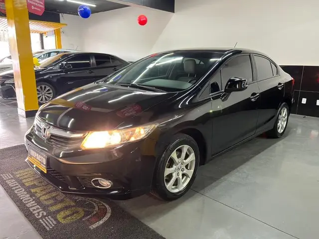 Carro Honda Civic 2013 New  LXS 1.8 16V i-VTEC (Flex)