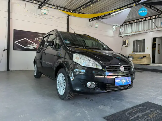 Carro Fiat Idea 2013 Attractive 1.4 8V (Flex)