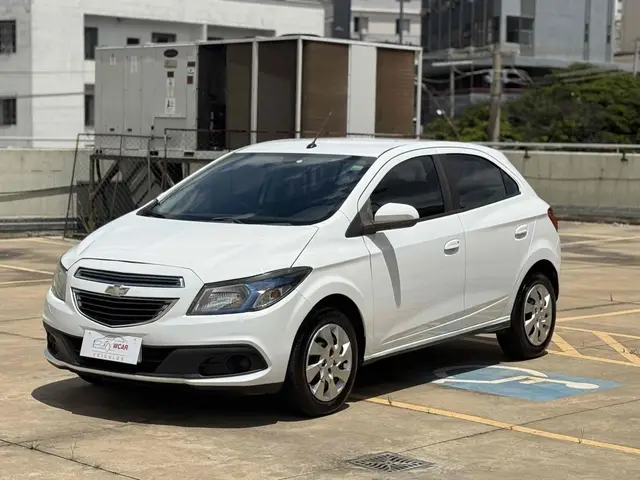 Carro Chevrolet Onix 2015 1.4 LT SPE/4