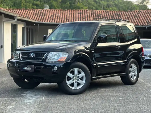 Carro Mitsubishi Pajero Full 2005 HPE 3.8 3p