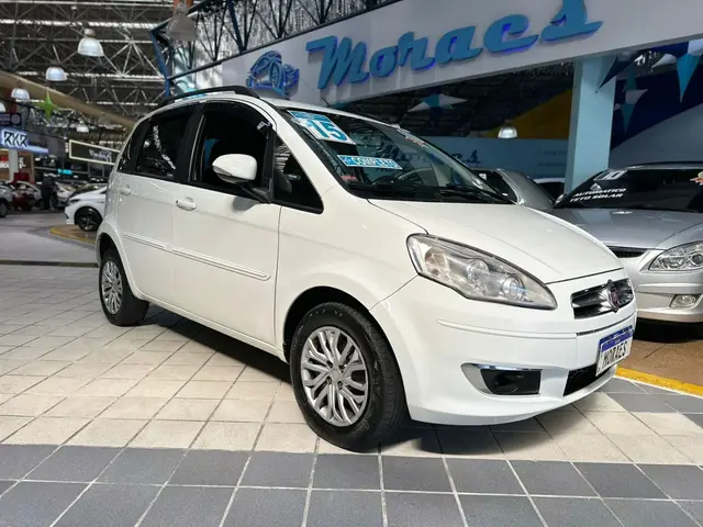 Carro Fiat Idea 2015 Attractive 1.4 8V (Flex)
