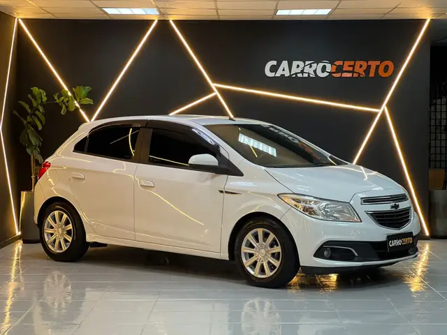 Carro Chevrolet Onix 2014 1.0 LT SPE/4