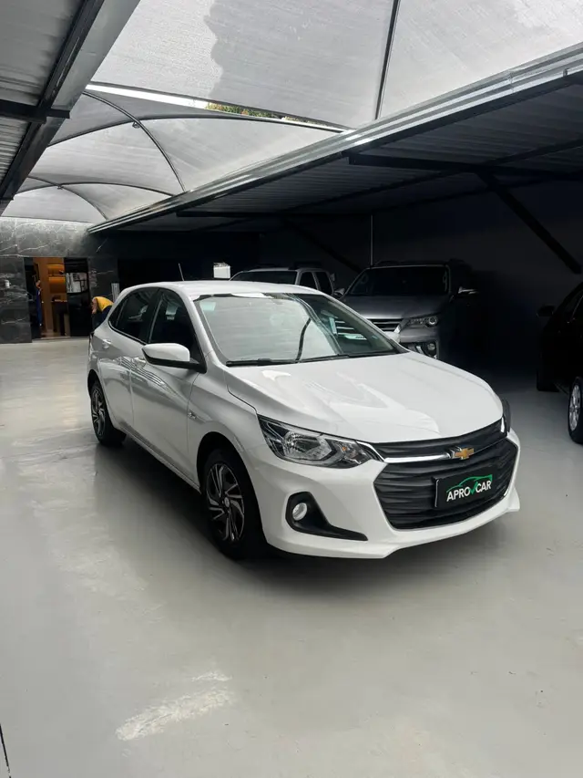 Carro Chevrolet Onix 2025 LT 1.0 Turbo