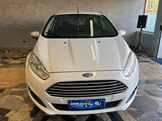 Carro Ford Fiesta Hatch 2014 SE 1.6