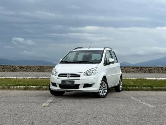 Carro Fiat Idea 2014 Attractive 1.4 8V (Flex)