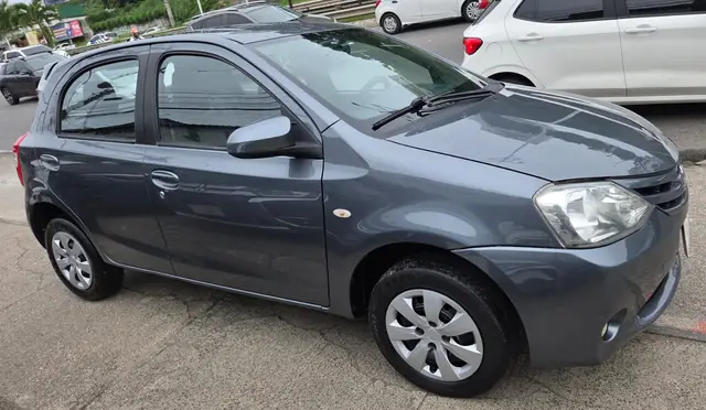 Carro Toyota Etios 2014 XS 1.5 (Flex)